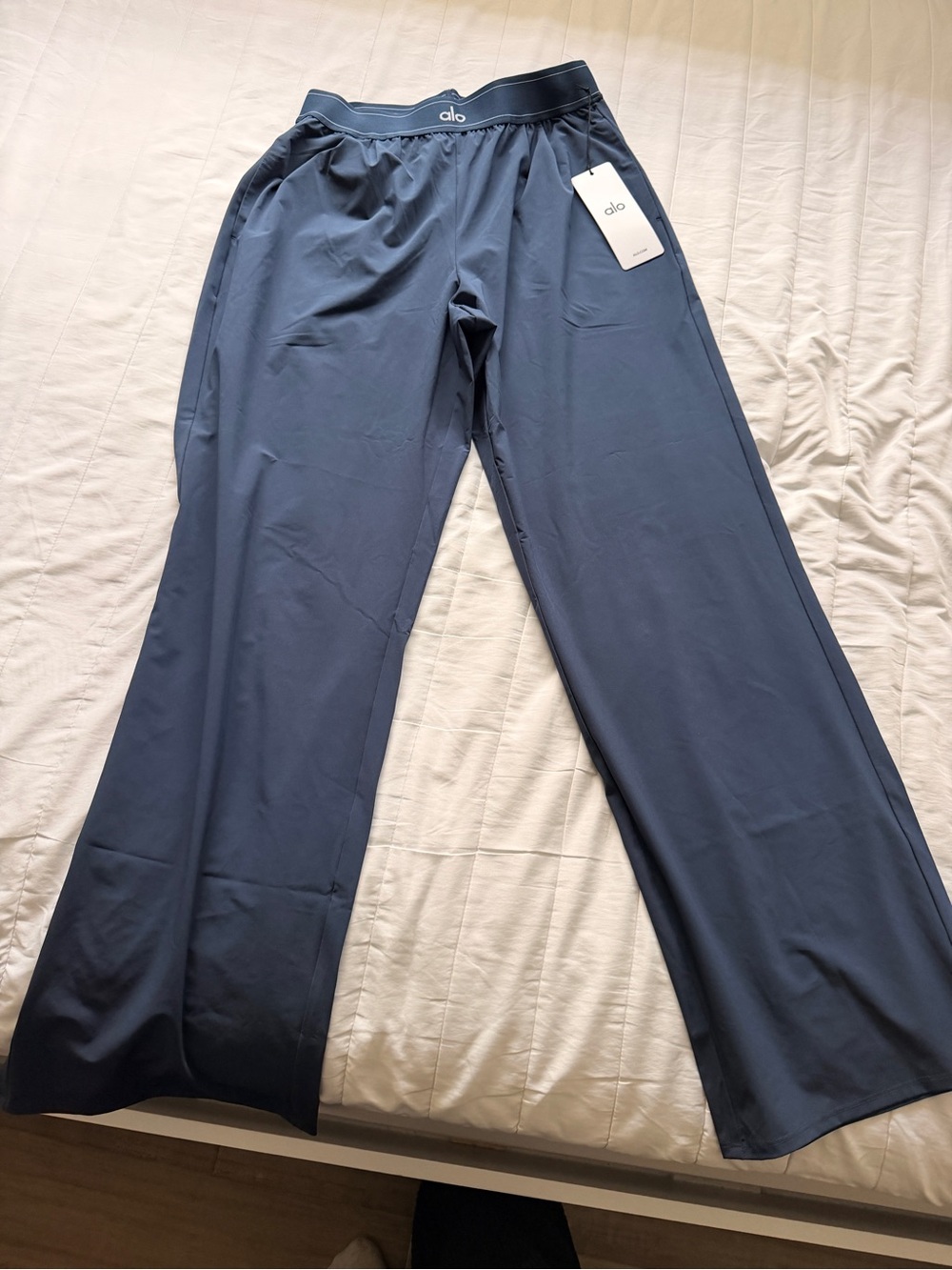 Alo New With Tags Navy Wide-Leg Performance Pants